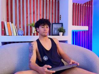 Troy Dalton webcam model stream image