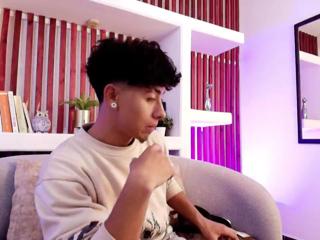 Troy Dalton webcam flirt4free model stream image
