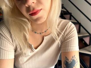 Zada Pomainville webcam model stream image