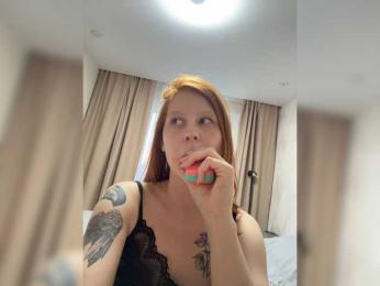 Julia-Fox webcam bongacams model stream image
