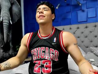Tobias Vega webcam model stream image