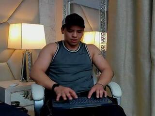 Tobias Vega webcam model stream image