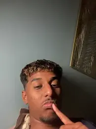 Axel_black10 webcam stripchat model stream image