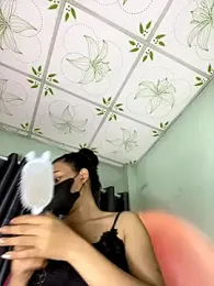 Ly_Chuppy webcam model stream image