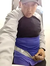 Hachi28 webcam model stream image