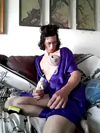 gurlnips webcam model stream image