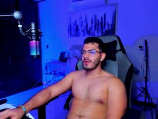 Bruno Oconer webcam flirt4free model stream image