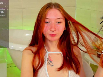 Liramoonn webcam model stream image