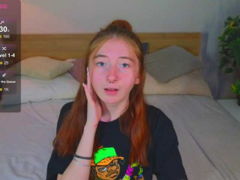 Liramoonn webcam model stream image