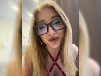 Miataa webcam bongacams model stream image