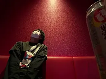 UKI06 webcam stripchat model stream image