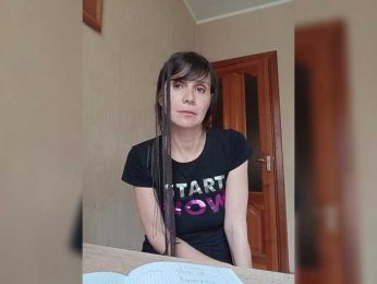 Hellenalonenochka webcam model stream image