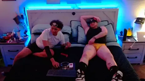 Wecummin2U webcam model stream image