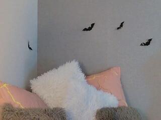 Adela Gilbert webcam model stream image