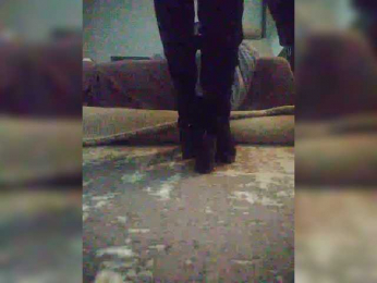 Karoleva_milf webcam model stream image