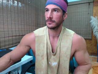 Icarus Secret webcam model stream image