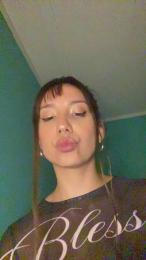 Stephkiss webcam model stream image