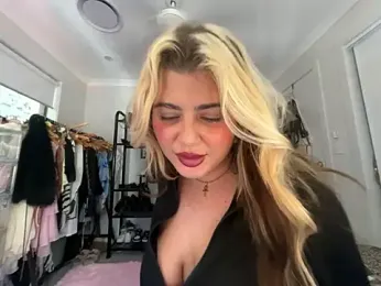 luckygigi webcam stripchat model stream image