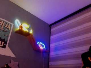 sherylee webcam model stream image
