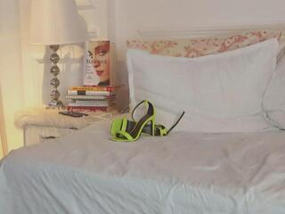 Abril Colls webcam model stream image