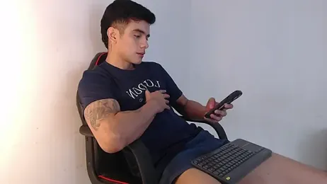 adam_levis17 webcam model stream image