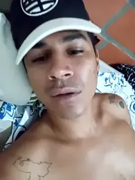 carlosmgu111 webcam stripchat model stream image