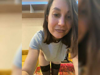 AliceLili webcam model stream image