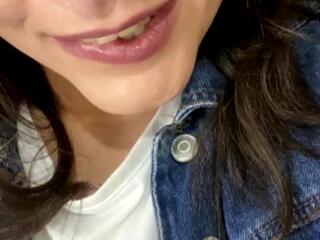 Ema Thompson webcam model stream image