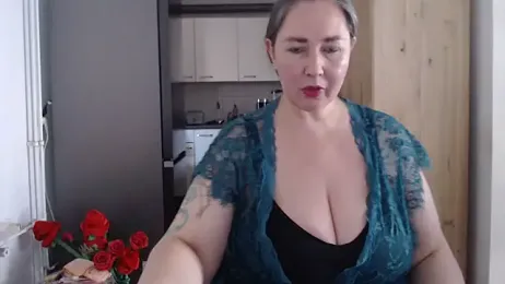 MilfGina webcam model stream image