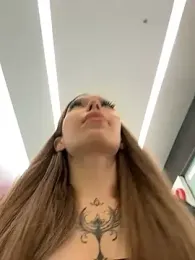 StreetCelebrity webcam model stream image