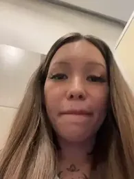 StreetCelebrity webcam model stream image