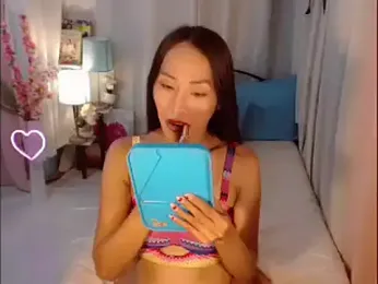 RomanticPearlTS webcam model stream image