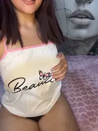 Maya_mimi webcam model stream image