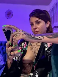 Izy_cute_ webcam model stream image