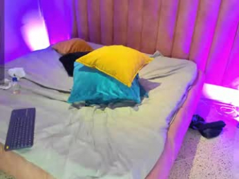 brunnamoore webcam model stream image