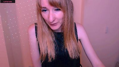 LillyBluee webcam model stream image