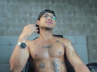 Val Halla webcam model stream image