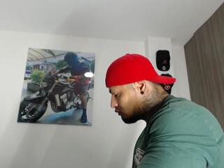 Apolo Strongman webcam model stream image