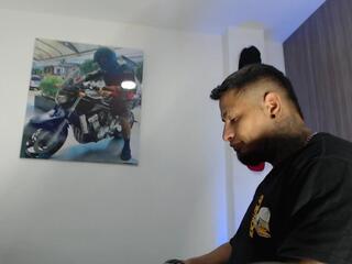 Apolo Strongman webcam model stream image