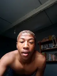Peterveero12 webcam model stream image