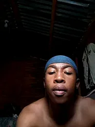 Peterveero12 webcam model stream image