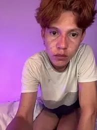 pbyariel- webcam model stream image