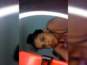 Twolatinshott webcam model stream image