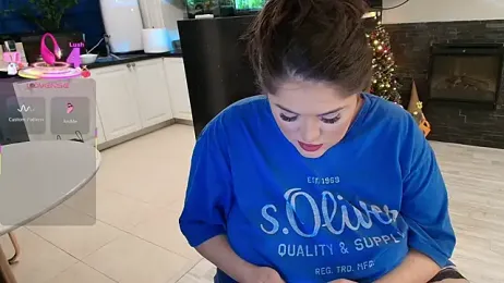 Layla- webcam model stream image