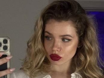 AsellaStars webcam model stream image