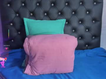 luci_and_sofi webcam model stream image