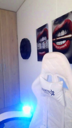 BruunaLove_ webcam model stream image