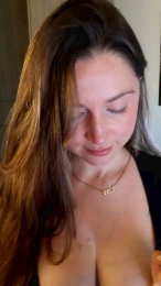 BruunaLove_ webcam model stream image