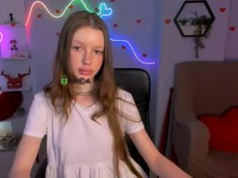 daisy_baby_ webcam model stream image