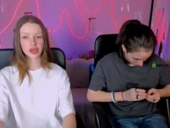 daisy_baby_ webcam model stream image